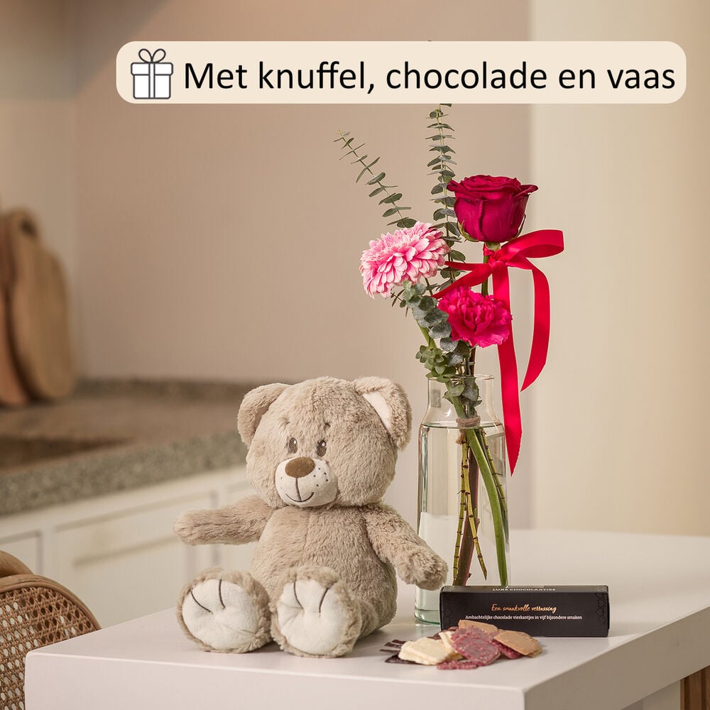 Hugs for you bouquet (gift set with cuddly toy, chocolate, and vase!)
